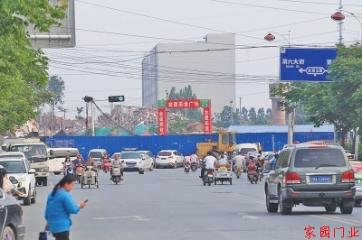 　　   經開區第五大街向南到經南五路被圍擋阻斷