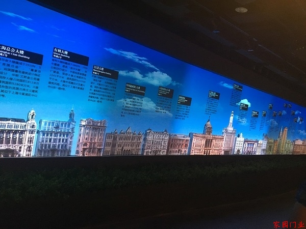 每一棟外灘老建筑都按照等比例制作了精致模型（董志雯攝）