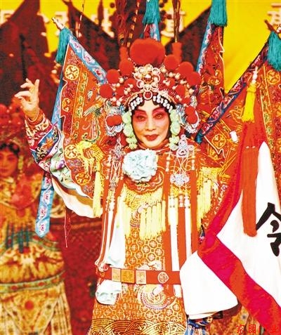 國粹臉譜頭盔搶鏡奧運戲曲專家:是一種文化自信